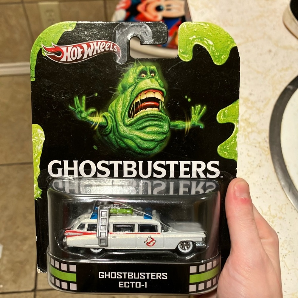 Hot Wheels Ghostbusters Ecto-1 Diecast Car